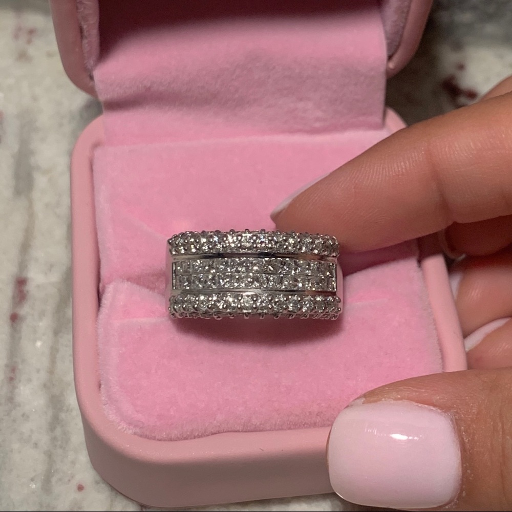 SOLD Diamond band - Picture 3 of 7